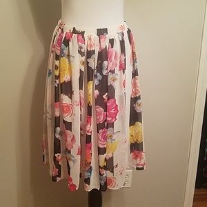 SOLD-Feminine floral shirt